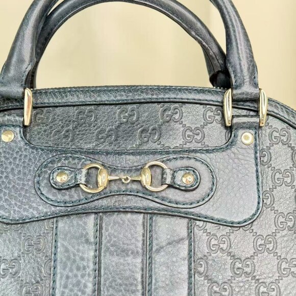 Gucci GG Logo Printed Black Leather Shoulder Bag with Classic Design - Picture 8 of 10